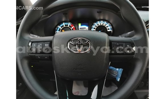 Nunua Imported Toyota Hilux Nyeupe Gari ndani ya Import - Dubai nchini Kati Kenya Nunua Imported Toyota Hilux Nyeupe Gari ndani ya Import - Dubai nchini Kati Kenya