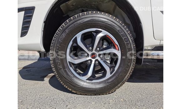 Buy Import Toyota Hilux White Car in Import - Dubai in Central Kenya Buy Import Toyota Hilux White Car in Import - Dubai in Central Kenya