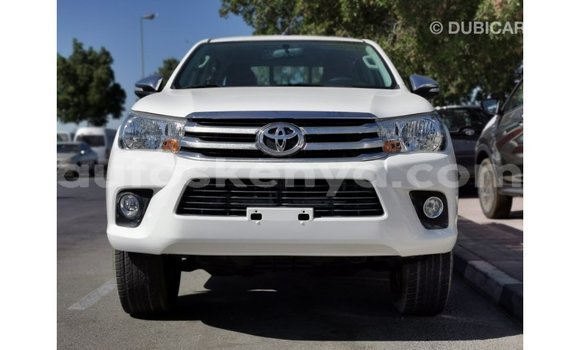 Imported Toyota Hilux White Makiinaa iti Import - Dubai keessatti Central Kenya keessatti Imported Toyota Hilux White Makiinaa iti Import - Dubai keessatti Central Kenya keessatti