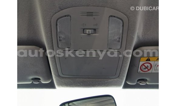 Imported Toyota Hilux White Makiinaa iti Import - Dubai keessatti Central Kenya keessatti Imported Toyota Hilux White Makiinaa iti Import - Dubai keessatti Central Kenya keessatti