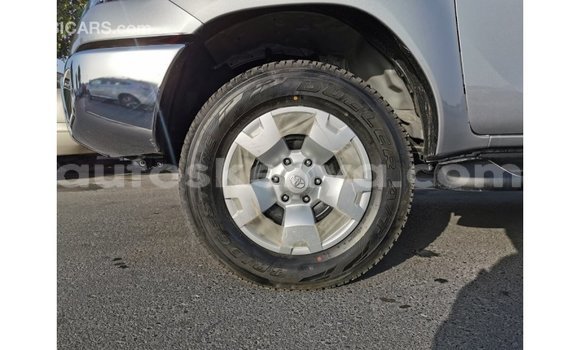 Nunua Imported Toyota Hilux Nyingine Gari ndani ya Import - Dubai nchini Kati Kenya Nunua Imported Toyota Hilux Nyingine Gari ndani ya Import - Dubai nchini Kati Kenya