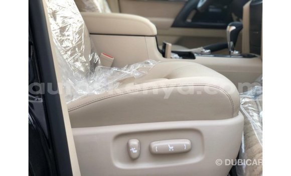 Imported Toyota Land Cruiser Black Makiinaa iti Import - Dubai keessatti Central Kenya keessatti Imported Toyota Land Cruiser Black Makiinaa iti Import - Dubai keessatti Central Kenya keessatti