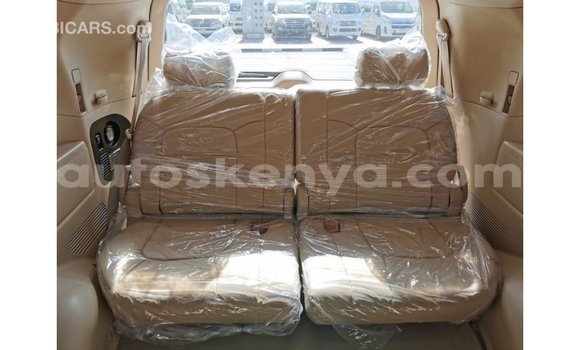 Nunua Imported Toyota Land Cruiser Nyeupe Gari ndani ya Import - Dubai nchini Kati Kenya Nunua Imported Toyota Land Cruiser Nyeupe Gari ndani ya Import - Dubai nchini Kati Kenya