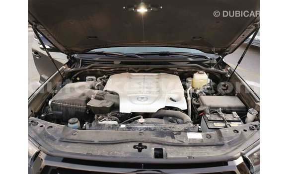 Imported Toyota Land Cruiser Black Makiinaa iti Import - Dubai keessatti Central Kenya keessatti Imported Toyota Land Cruiser Black Makiinaa iti Import - Dubai keessatti Central Kenya keessatti