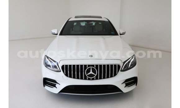 Nunua Imported Mercedes‒Benz 1117 Nyeupe Lori ndani ya Import - Dubai nchini Kati Kenya