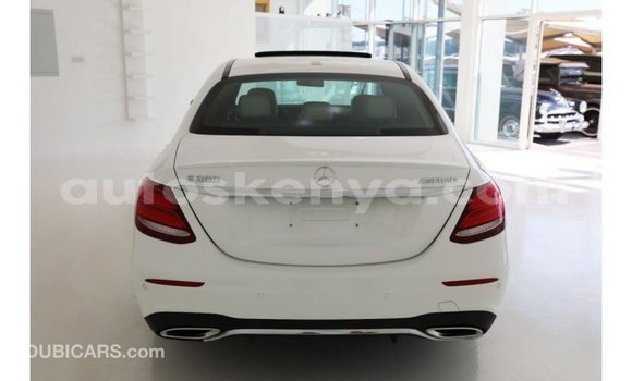 Imported Mercedes‒Benz 1117 White Netiree iti Import - Dubai keessatti Central Kenya keessatti Imported Mercedes‒Benz 1117 White Netiree iti Import - Dubai keessatti Central Kenya keessatti