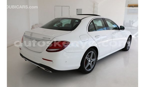 Imported Mercedes‒Benz 1117 White Netiree iti Import - Dubai keessatti Central Kenya keessatti Imported Mercedes‒Benz 1117 White Netiree iti Import - Dubai keessatti Central Kenya keessatti