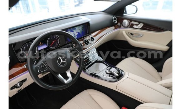 Imported Mercedes‒Benz 1117 White Netiree iti Import - Dubai keessatti Central Kenya keessatti Imported Mercedes‒Benz 1117 White Netiree iti Import - Dubai keessatti Central Kenya keessatti