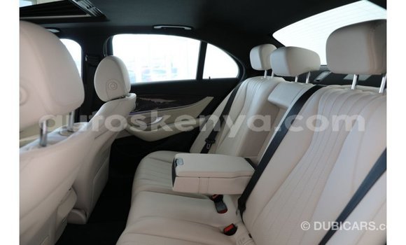 Imported Mercedes‒Benz 1117 White Netiree iti Import - Dubai keessatti Central Kenya keessatti Imported Mercedes‒Benz 1117 White Netiree iti Import - Dubai keessatti Central Kenya keessatti
