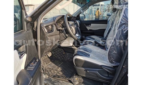 Nunua Imported Toyota Fortuner Nyeusi Gari ndani ya Import - Dubai nchini Kati Kenya Nunua Imported Toyota Fortuner Nyeusi Gari ndani ya Import - Dubai nchini Kati Kenya