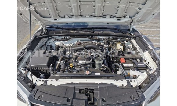 Nunua Imported Toyota Fortuner Nyeupe Gari ndani ya Import - Dubai nchini Kati Kenya Nunua Imported Toyota Fortuner Nyeupe Gari ndani ya Import - Dubai nchini Kati Kenya