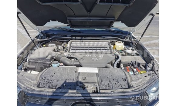 Nunua Imported Toyota Land Cruiser Nyeupe Gari ndani ya Import - Dubai nchini Kati Kenya Nunua Imported Toyota Land Cruiser Nyeupe Gari ndani ya Import - Dubai nchini Kati Kenya