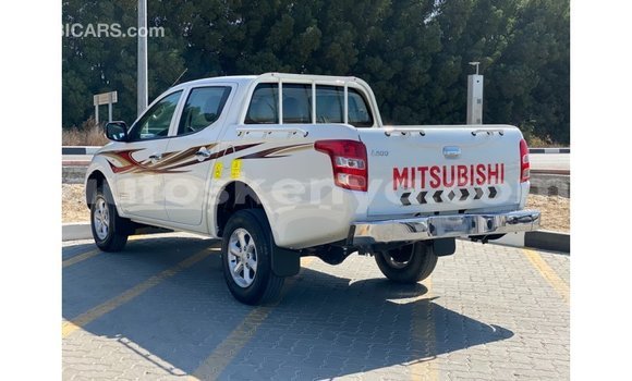 Buy Import Mitsubishi L200 White Car in Import - Dubai in Central Kenya Buy Import Mitsubishi L200 White Car in Import - Dubai in Central Kenya