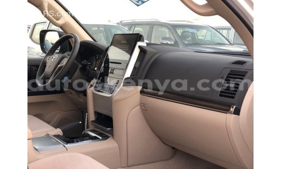 Buy Import Toyota Land Cruiser White Car in Import - Dubai in Central Kenya Buy Import Toyota Land Cruiser White Car in Import - Dubai in Central Kenya
