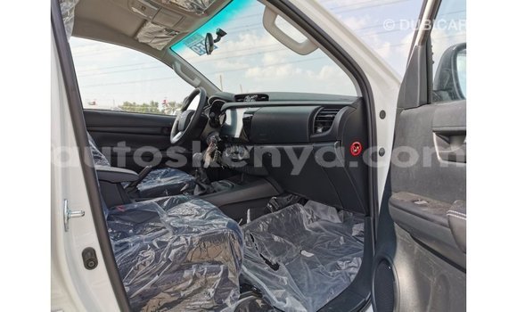 Nunua Imported Toyota Hilux Nyeupe Gari ndani ya Import - Dubai nchini Kati Kenya Nunua Imported Toyota Hilux Nyeupe Gari ndani ya Import - Dubai nchini Kati Kenya