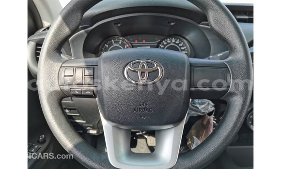 Nunua Imported Toyota Hilux Nyeupe Gari ndani ya Import - Dubai nchini Kati Kenya Nunua Imported Toyota Hilux Nyeupe Gari ndani ya Import - Dubai nchini Kati Kenya