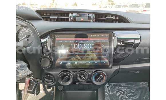 Nunua Imported Toyota Hilux Nyeupe Gari ndani ya Import - Dubai nchini Kati Kenya Nunua Imported Toyota Hilux Nyeupe Gari ndani ya Import - Dubai nchini Kati Kenya