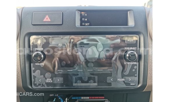 Buy Import Toyota Land Cruiser White Car in Import - Dubai in Central Kenya Buy Import Toyota Land Cruiser White Car in Import - Dubai in Central Kenya