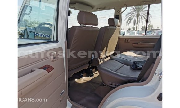 Buy Import Toyota Land Cruiser White Car in Import - Dubai in Central Kenya Buy Import Toyota Land Cruiser White Car in Import - Dubai in Central Kenya