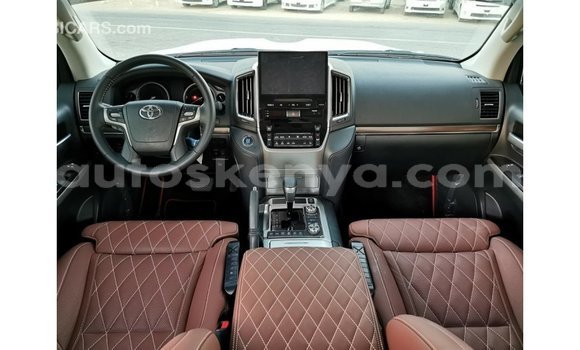 Buy Import Toyota Land Cruiser Black Car in Import - Dubai in Central Kenya Buy Import Toyota Land Cruiser Black Car in Import - Dubai in Central Kenya