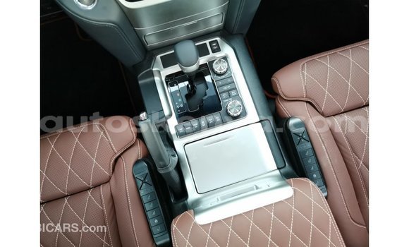 Buy Import Toyota Land Cruiser Black Car in Import - Dubai in Central Kenya Buy Import Toyota Land Cruiser Black Car in Import - Dubai in Central Kenya