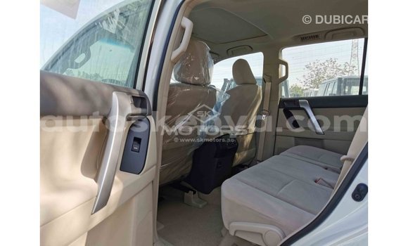 Imported Toyota Prado White Makiinaa iti Import - Dubai keessatti Central Kenya keessatti Imported Toyota Prado White Makiinaa iti Import - Dubai keessatti Central Kenya keessatti