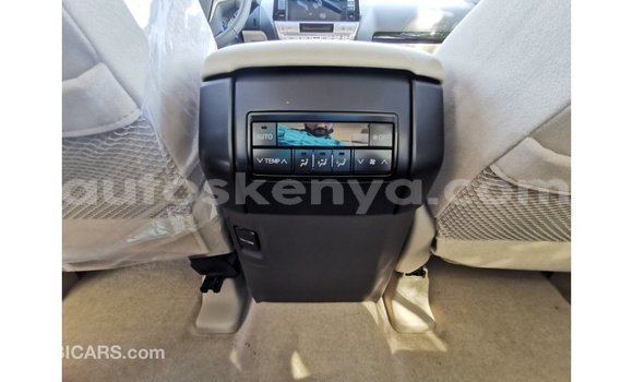 Nunua Imported Toyota Prado Nyeupe Gari ndani ya Import - Dubai nchini Kati Kenya Nunua Imported Toyota Prado Nyeupe Gari ndani ya Import - Dubai nchini Kati Kenya