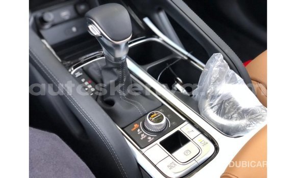 Imported Kia Carens White Makiinaa iti Import - Dubai keessatti Central Kenya keessatti Imported Kia Carens White Makiinaa iti Import - Dubai keessatti Central Kenya keessatti