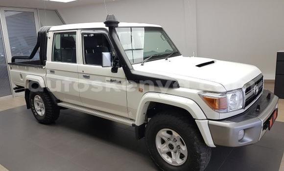 Buy Used Land Rover Range Rover Silver Car in Bomet in Rift Valley Buy Used Land Rover Range Rover Silver Car in Bomet in Rift Valley