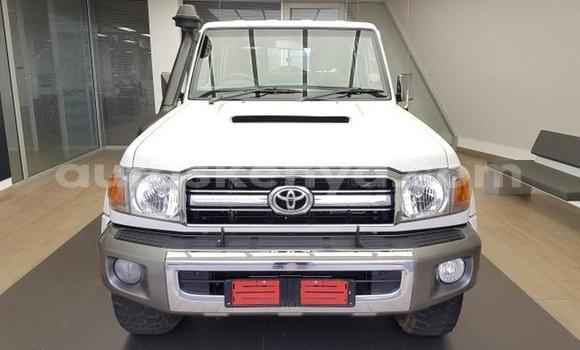 Buy Used Land Rover Range Rover Silver Car in Bomet in Rift Valley Buy Used Land Rover Range Rover Silver Car in Bomet in Rift Valley