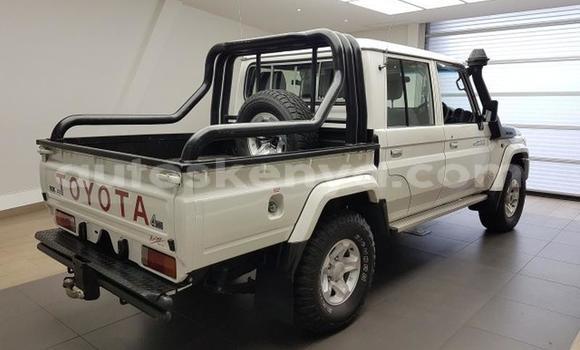 Buy Used Land Rover Range Rover Silver Car in Bomet in Rift Valley Buy Used Land Rover Range Rover Silver Car in Bomet in Rift Valley