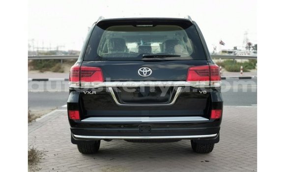 Nunua Imported Toyota Land Cruiser Nyeusi Gari ndani ya Import - Dubai nchini Kati Kenya Nunua Imported Toyota Land Cruiser Nyeusi Gari ndani ya Import - Dubai nchini Kati Kenya