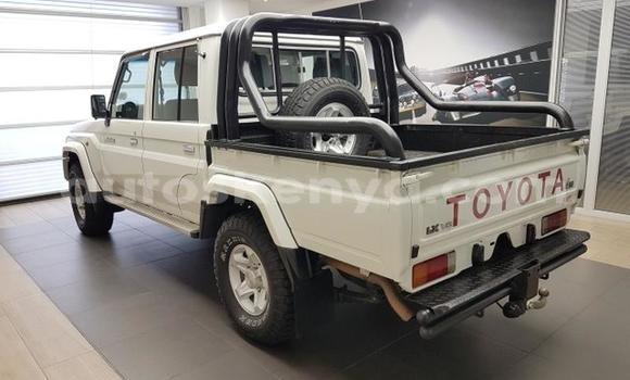 Buy Used Land Rover Range Rover Silver Car in Bomet in Rift Valley Buy Used Land Rover Range Rover Silver Car in Bomet in Rift Valley