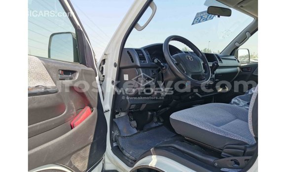 Nunua Imported Toyota Hiace Nyeupe Gari ndani ya Import - Dubai nchini Kati Kenya Nunua Imported Toyota Hiace Nyeupe Gari ndani ya Import - Dubai nchini Kati Kenya