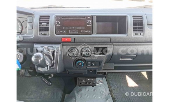 Nunua Imported Toyota Hiace Nyeupe Gari ndani ya Import - Dubai nchini Kati Kenya Nunua Imported Toyota Hiace Nyeupe Gari ndani ya Import - Dubai nchini Kati Kenya