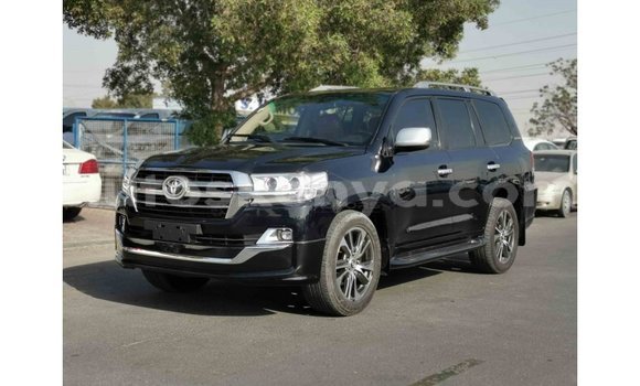 Nunua Imported Toyota Land Cruiser Nyeusi Gari ndani ya Import - Dubai nchini Kati Kenya Nunua Imported Toyota Land Cruiser Nyeusi Gari ndani ya Import - Dubai nchini Kati Kenya