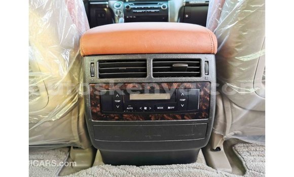 Nunua Imported Toyota Land Cruiser Nyeusi Gari ndani ya Import - Dubai nchini Kati Kenya Nunua Imported Toyota Land Cruiser Nyeusi Gari ndani ya Import - Dubai nchini Kati Kenya