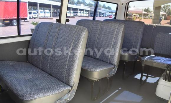Buy Used Toyota Hiace White Car in Bissil in Nairobi Buy Used Toyota Hiace White Car in Bissil in Nairobi