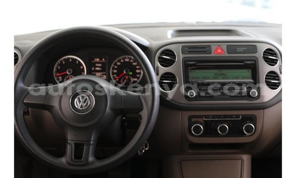 Nunua Imported Volkswagen Tiguan Nyeusi Gari ndani ya Import - Dubai nchini Kati Kenya Nunua Imported Volkswagen Tiguan Nyeusi Gari ndani ya Import - Dubai nchini Kati Kenya