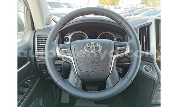 Buy Import Toyota Land Cruiser Black Car in Import - Dubai in Central Kenya Buy Import Toyota Land Cruiser Black Car in Import - Dubai in Central Kenya