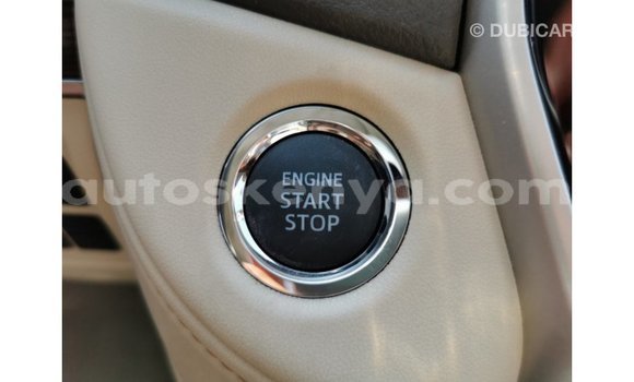 Nunua Imported Toyota Land Cruiser Nyeupe Gari ndani ya Import - Dubai nchini Kati Kenya Nunua Imported Toyota Land Cruiser Nyeupe Gari ndani ya Import - Dubai nchini Kati Kenya