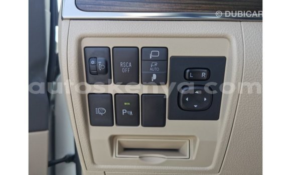 Nunua Imported Toyota Land Cruiser Nyeupe Gari ndani ya Import - Dubai nchini Kati Kenya Nunua Imported Toyota Land Cruiser Nyeupe Gari ndani ya Import - Dubai nchini Kati Kenya