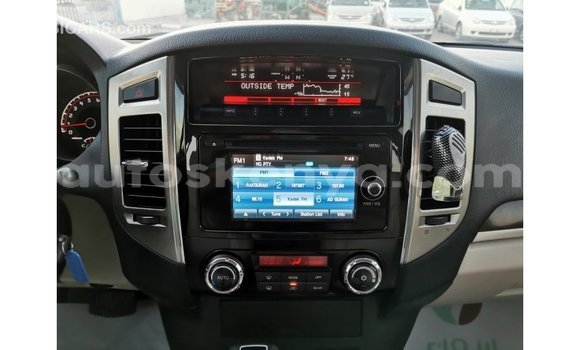 Imported Mitsubishi Pajero Black Makiinaa iti Import - Dubai keessatti Central Kenya keessatti Imported Mitsubishi Pajero Black Makiinaa iti Import - Dubai keessatti Central Kenya keessatti