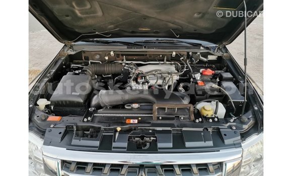 Imported Mitsubishi Pajero Black Makiinaa iti Import - Dubai keessatti Central Kenya keessatti Imported Mitsubishi Pajero Black Makiinaa iti Import - Dubai keessatti Central Kenya keessatti