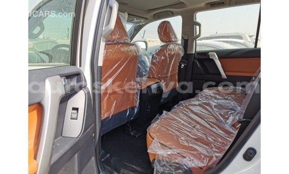 Nunua Imported Toyota Prado Nyeupe Gari ndani ya Import - Dubai nchini Kati Kenya Nunua Imported Toyota Prado Nyeupe Gari ndani ya Import - Dubai nchini Kati Kenya