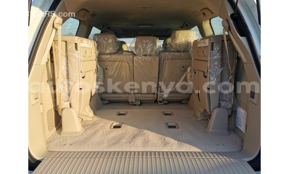 Imported Toyota Land Cruiser White Makiinaa iti Import - Dubai keessatti Central Kenya keessatti Imported Toyota Land Cruiser White Makiinaa iti Import - Dubai keessatti Central Kenya keessatti