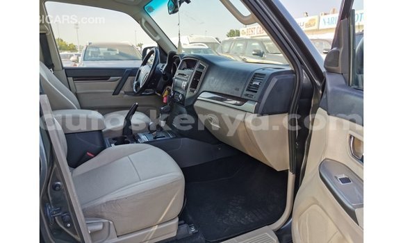 Nunua Imported Mitsubishi Pajero Nyingine Gari ndani ya Import - Dubai nchini Kati Kenya Nunua Imported Mitsubishi Pajero Nyingine Gari ndani ya Import - Dubai nchini Kati Kenya