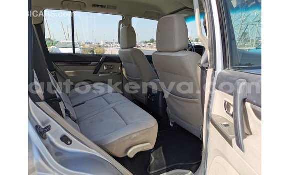 Nunua Imported Mitsubishi Pajero Nyingine Gari ndani ya Import - Dubai nchini Kati Kenya Nunua Imported Mitsubishi Pajero Nyingine Gari ndani ya Import - Dubai nchini Kati Kenya