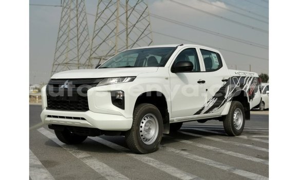 Nunua Imported Mitsubishi L200 Nyeupe Gari ndani ya Import - Dubai nchini Kati Kenya Nunua Imported Mitsubishi L200 Nyeupe Gari ndani ya Import - Dubai nchini Kati Kenya