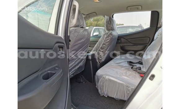 Nunua Imported Mitsubishi L200 Nyeupe Gari ndani ya Import - Dubai nchini Kati Kenya Nunua Imported Mitsubishi L200 Nyeupe Gari ndani ya Import - Dubai nchini Kati Kenya